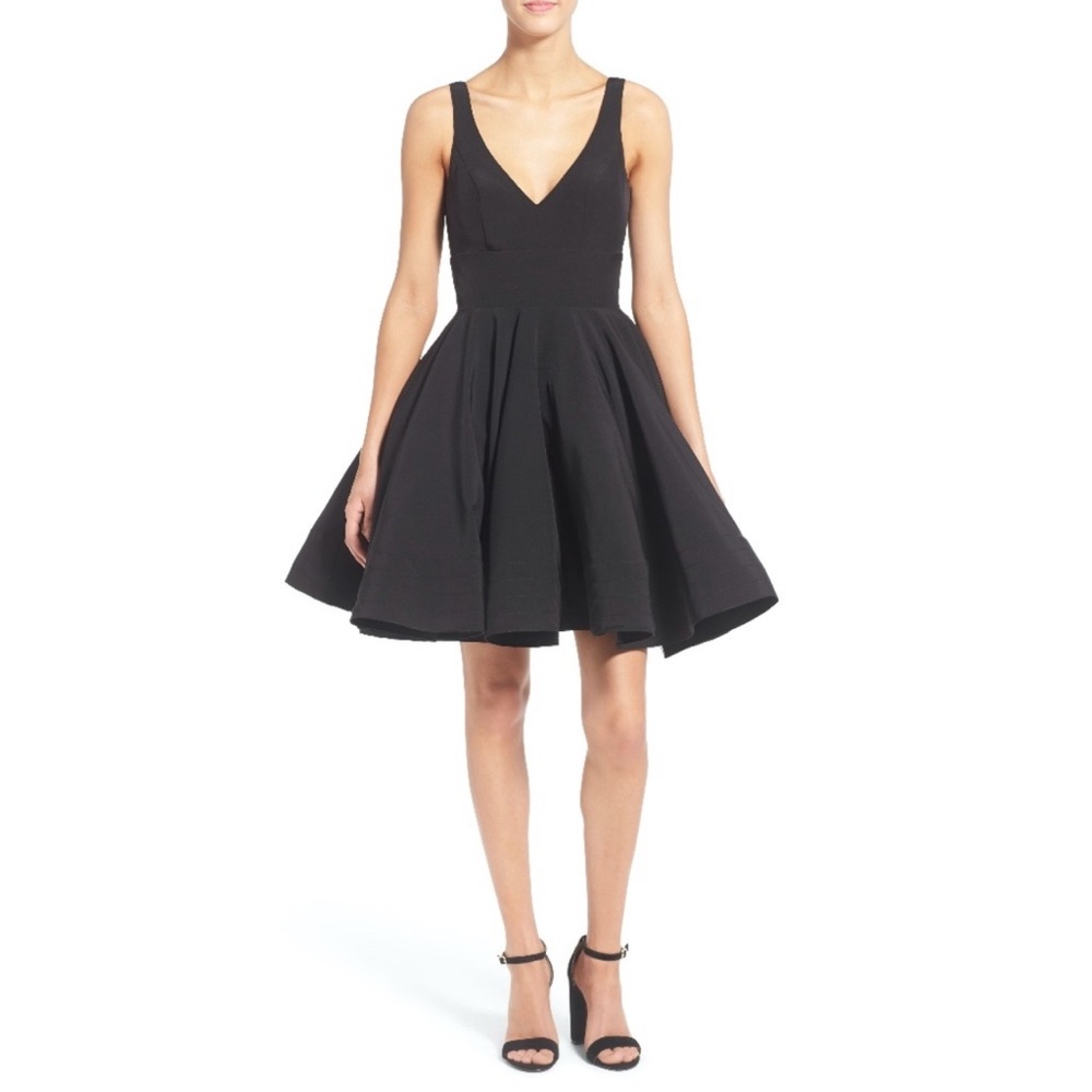 Mac Duggal 48478 Ieena V-Neck Fit & Flare Dress Size 14 Black